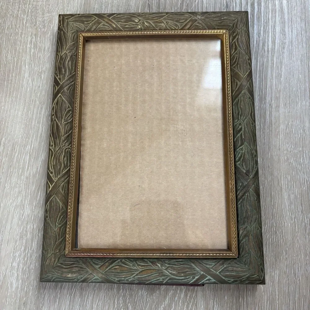 Vtg Ornate Green Bronze Patina Metal Leaf Vine Picture Frame 4x6 Tabletop Velvet
